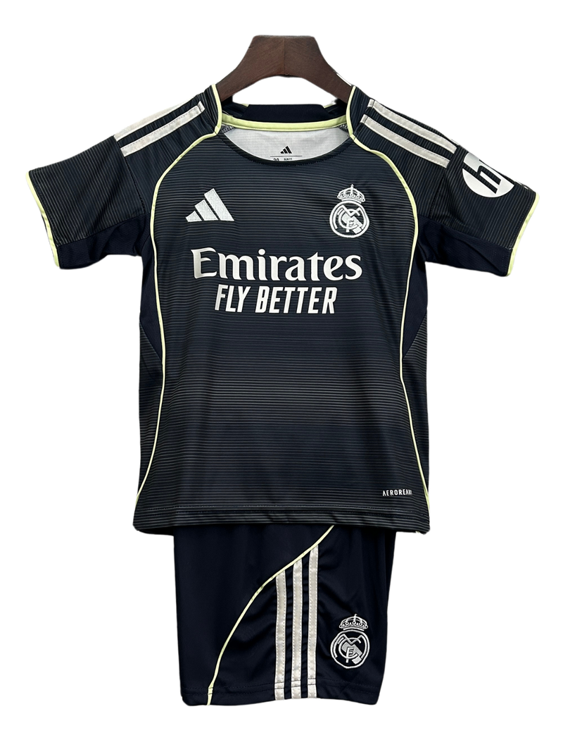Conjunto Niños Real Madrid 25/26 – Segunda Equipación