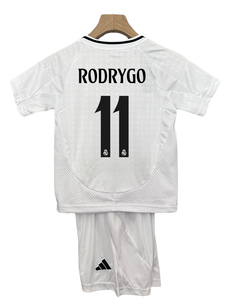 Conjunto Niños Real Madrid 24/25 – Primera Equipación - 11 Rodrygo